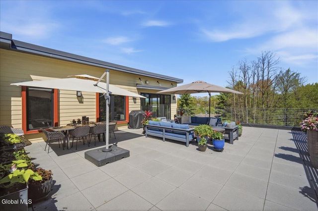 116 West UNIT 401, Saratoga Springs, NY 12866