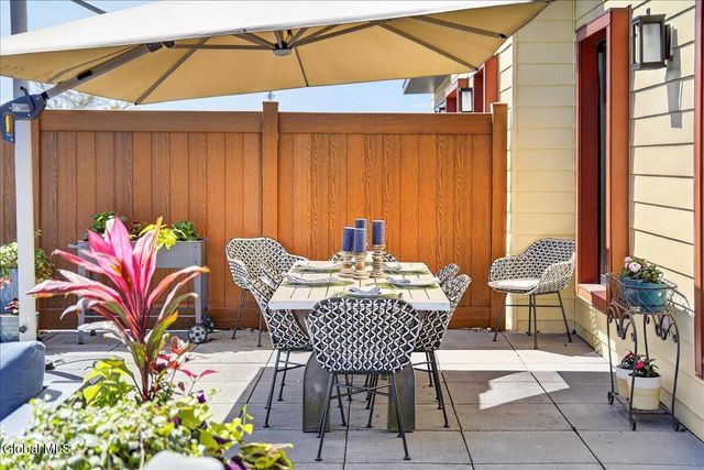 116 West UNIT 401, Saratoga Springs, NY 12866