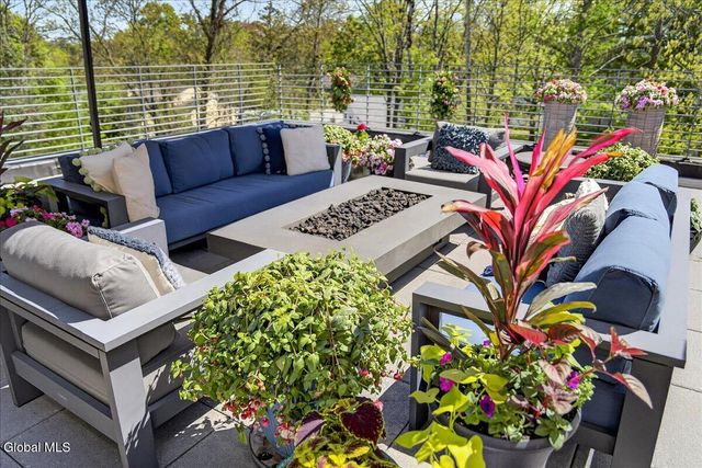 116 West UNIT 401, Saratoga Springs, NY 12866