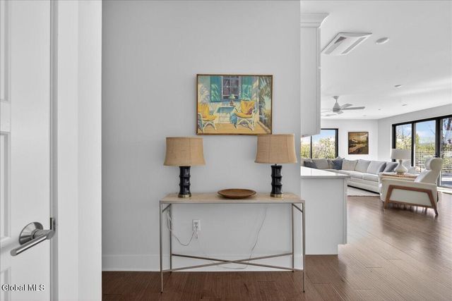 116 West UNIT 401, Saratoga Springs, NY 12866
