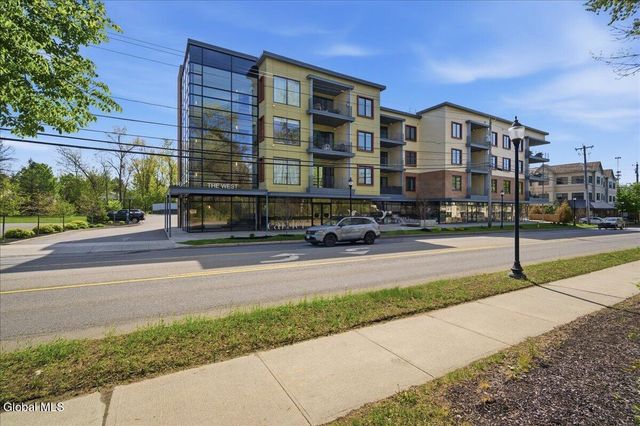 116 West UNIT 401, Saratoga Springs, NY 12866