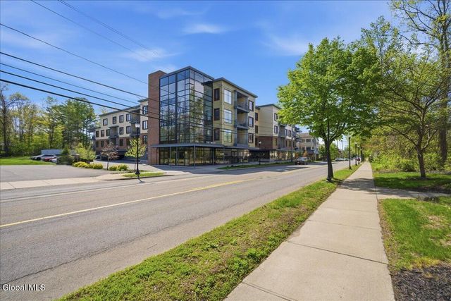 116 West UNIT 401, Saratoga Springs, NY 12866
