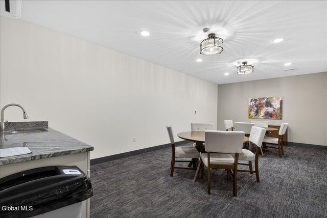 116 West UNIT 401, Saratoga Springs, NY 12866