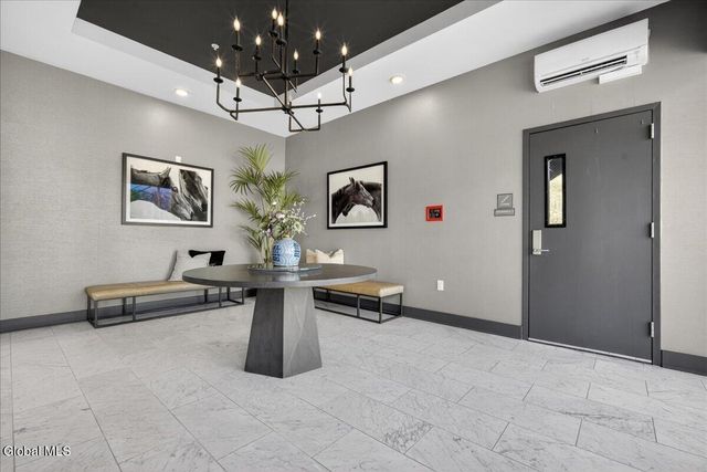 116 West UNIT 401, Saratoga Springs, NY 12866