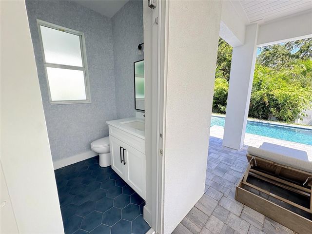 1647 SIESTA DRIVE, Sarasota, FL 34239