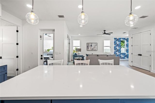 1647 SIESTA DRIVE, Sarasota, FL 34239