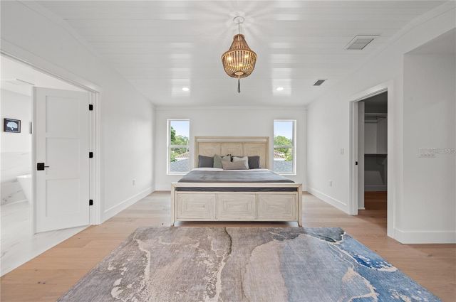 1647 SIESTA DRIVE, Sarasota, FL 34239