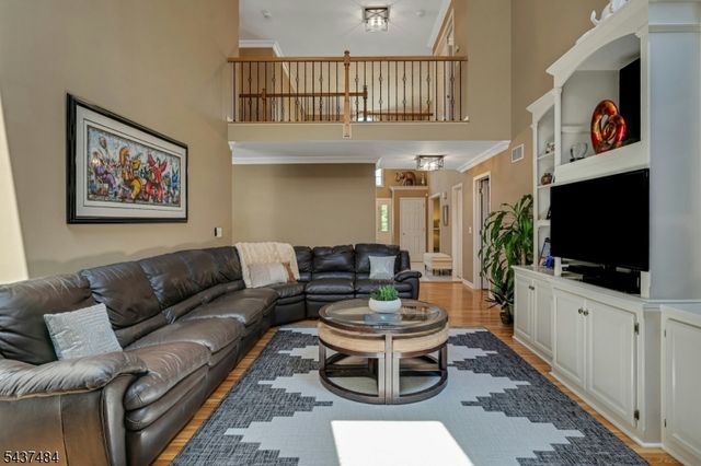 1 Curtis Trl, Bridgewater Twp., NJ 08836