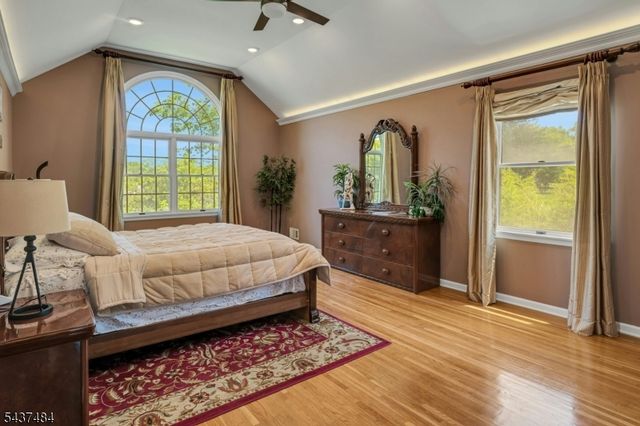 1 Curtis Trl, Bridgewater Twp., NJ 08836