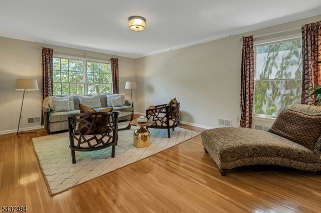 1 Curtis Trl, Bridgewater Twp., NJ 08836