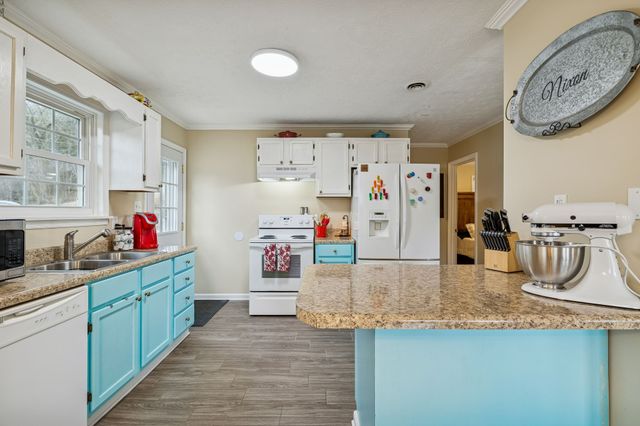 177 Lakeside Dr, Carthage, TN 37030