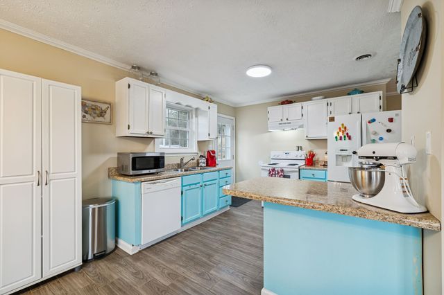 177 Lakeside Dr, Carthage, TN 37030