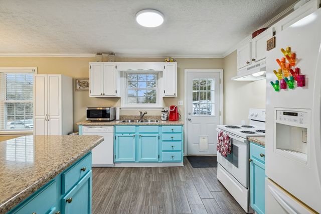 177 Lakeside Dr, Carthage, TN 37030