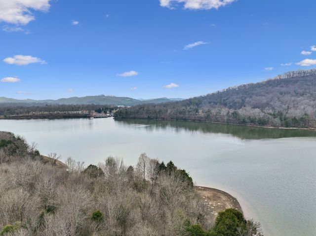 177 Lakeside Dr, Carthage, TN 37030