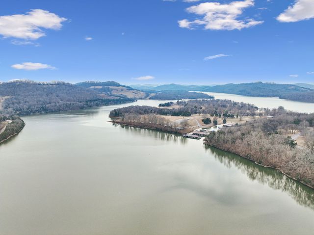 177 Lakeside Dr, Carthage, TN 37030