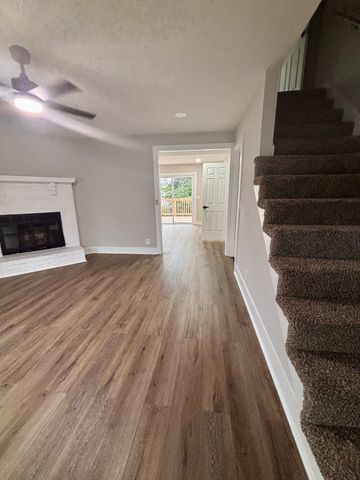 1313 Priest Woods Ct, Nashville, TN 37214