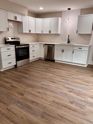 1313 Priest Woods Ct, Nashville, TN 37214