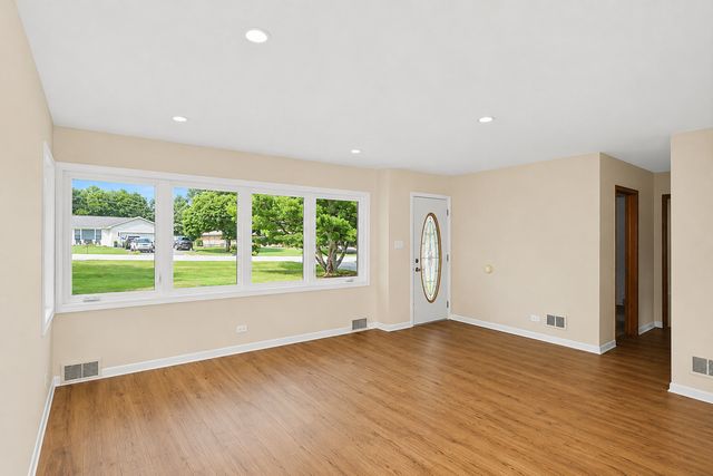 7N435 Linden Avenue, Medinah, IL 60157