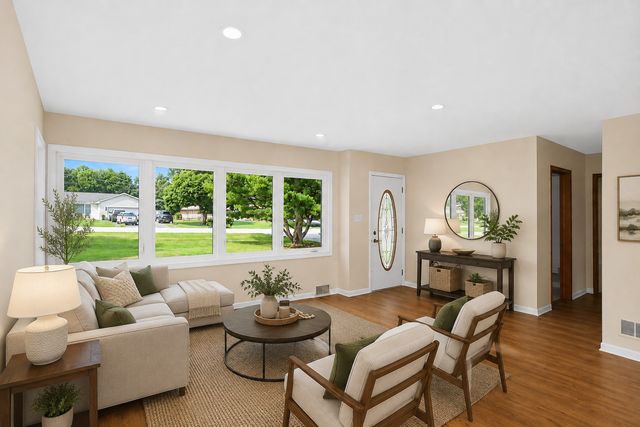 7N435 Linden Avenue, Medinah, IL 60157