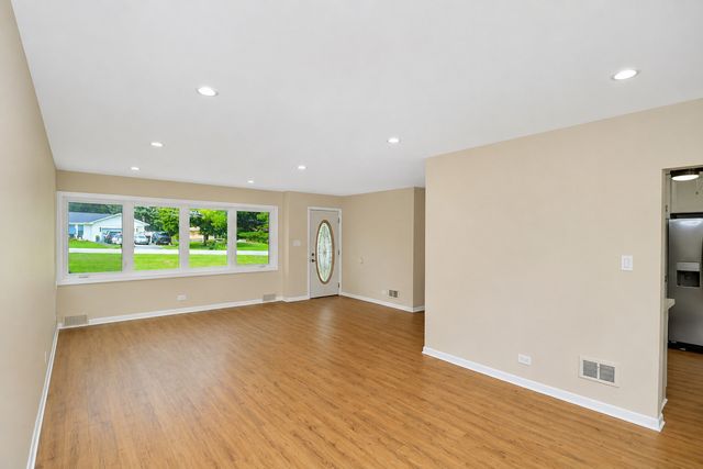7N435 Linden Avenue, Medinah, IL 60157