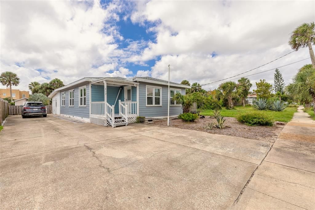 412 REVILO BOULEVARD, Daytona Beach, FL 32118