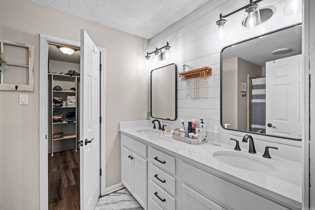 5037 Austin Lakes Cir, Sherwood, AR 72120