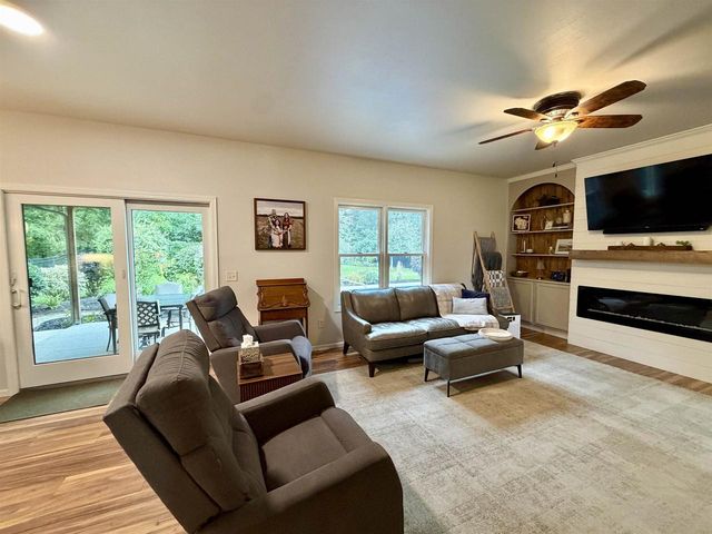 3819 Huntington Court, Janesville, WI 53546