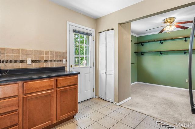 5572 Brookton Way, St Louis, MO 63128