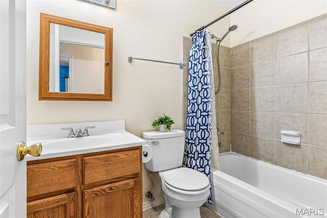 5572 Brookton Way, St Louis, MO 63128