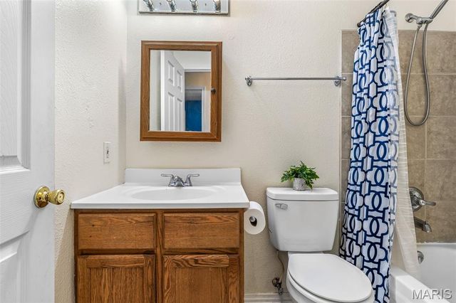 5572 Brookton Way, St Louis, MO 63128
