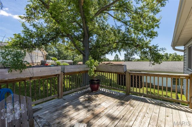 5572 Brookton Way, St Louis, MO 63128