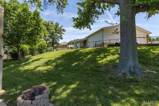 5572 Brookton Way, St Louis, MO 63128