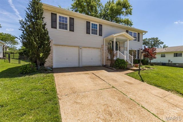 5572 Brookton Way, St Louis, MO 63128