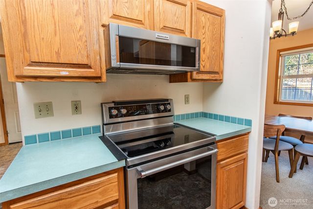 2010 Westview Dr, Port Angeles, WA 98363
