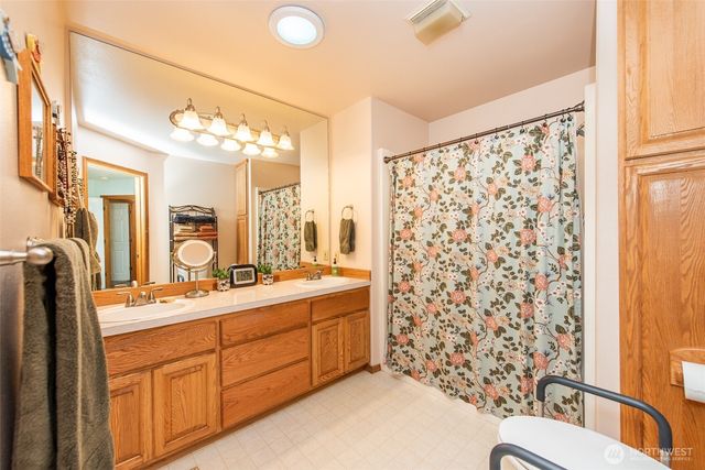 2010 Westview Dr, Port Angeles, WA 98363