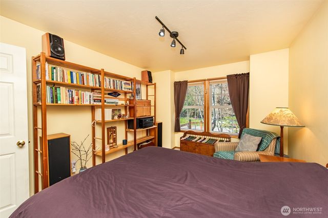 2010 Westview Dr, Port Angeles, WA 98363