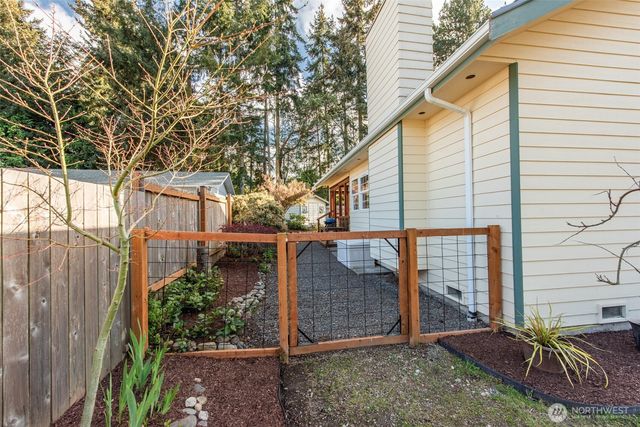 2010 Westview Dr, Port Angeles, WA 98363