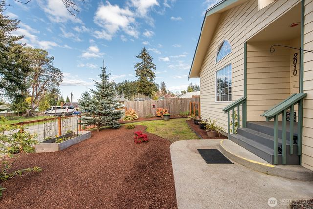 2010 Westview Dr, Port Angeles, WA 98363