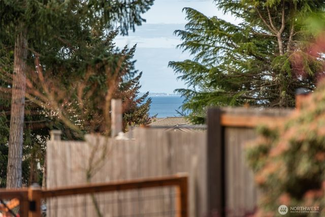 2010 Westview Dr, Port Angeles, WA 98363
