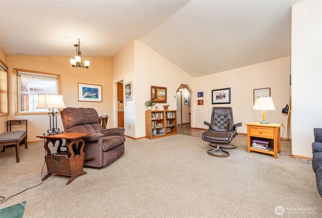 2010 Westview Dr, Port Angeles, WA 98363