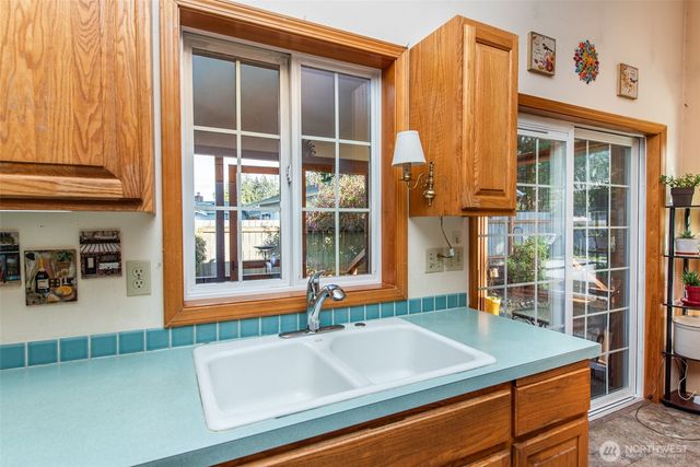 2010 Westview Dr, Port Angeles, WA 98363