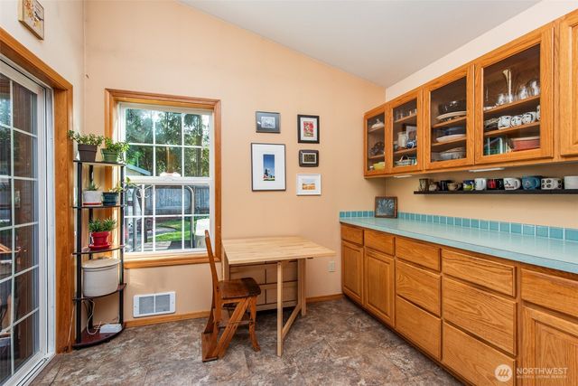 2010 Westview Dr, Port Angeles, WA 98363
