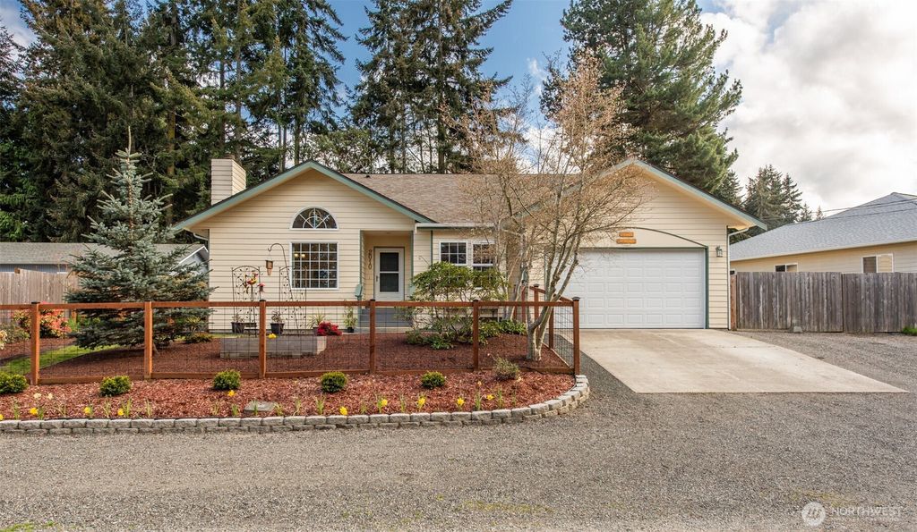 2010 Westview Dr, Port Angeles, WA 98363