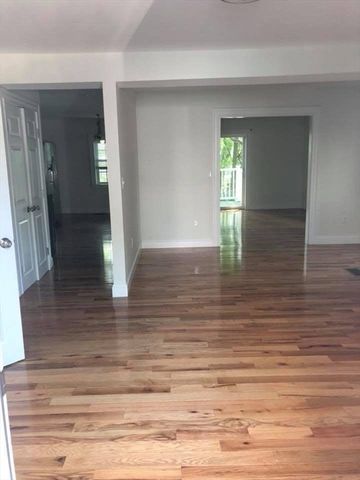 83.5 Market St 83.5, Amesbury, MA 01913