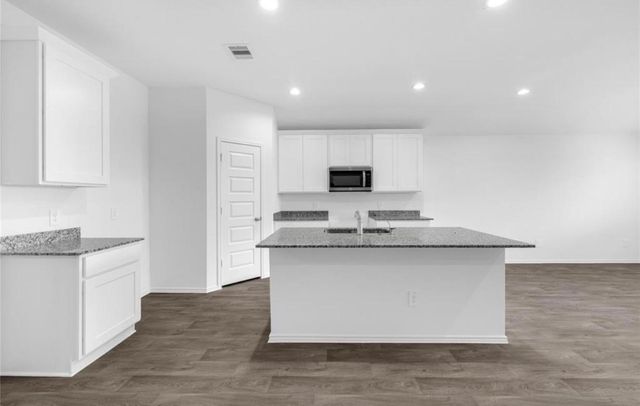 2035 Woodlark Way, Sealy, TX 77474