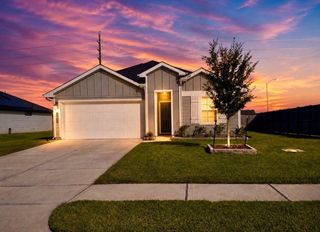 2035 Woodlark Way, Sealy, TX 77474