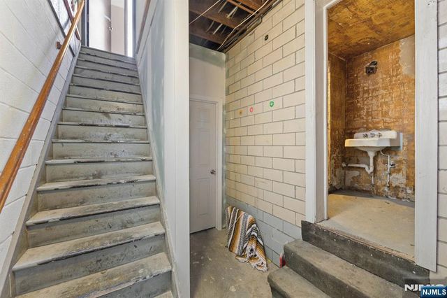 744 Paterson, East Rutherford, NJ 07073