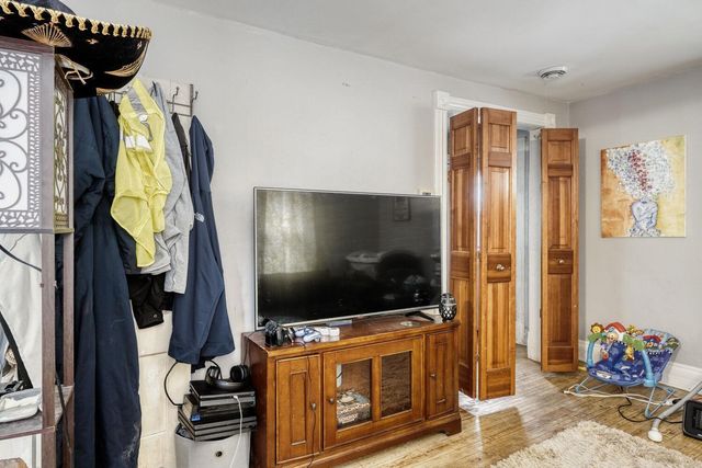 2706 15th Avenue S, Minneapolis, MN 55407