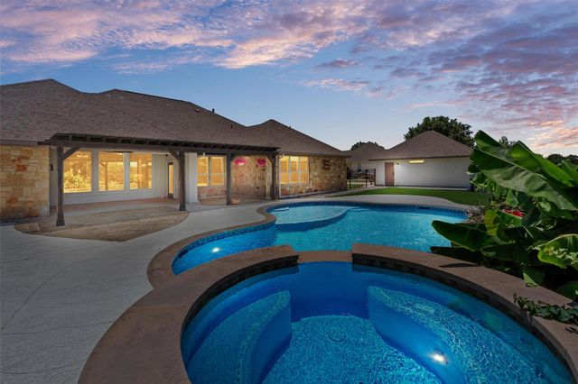 152 Whitney Woods CIR, Georgetown, TX 78633