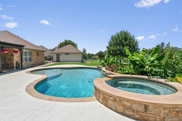 152 Whitney Woods CIR, Georgetown, TX 78633